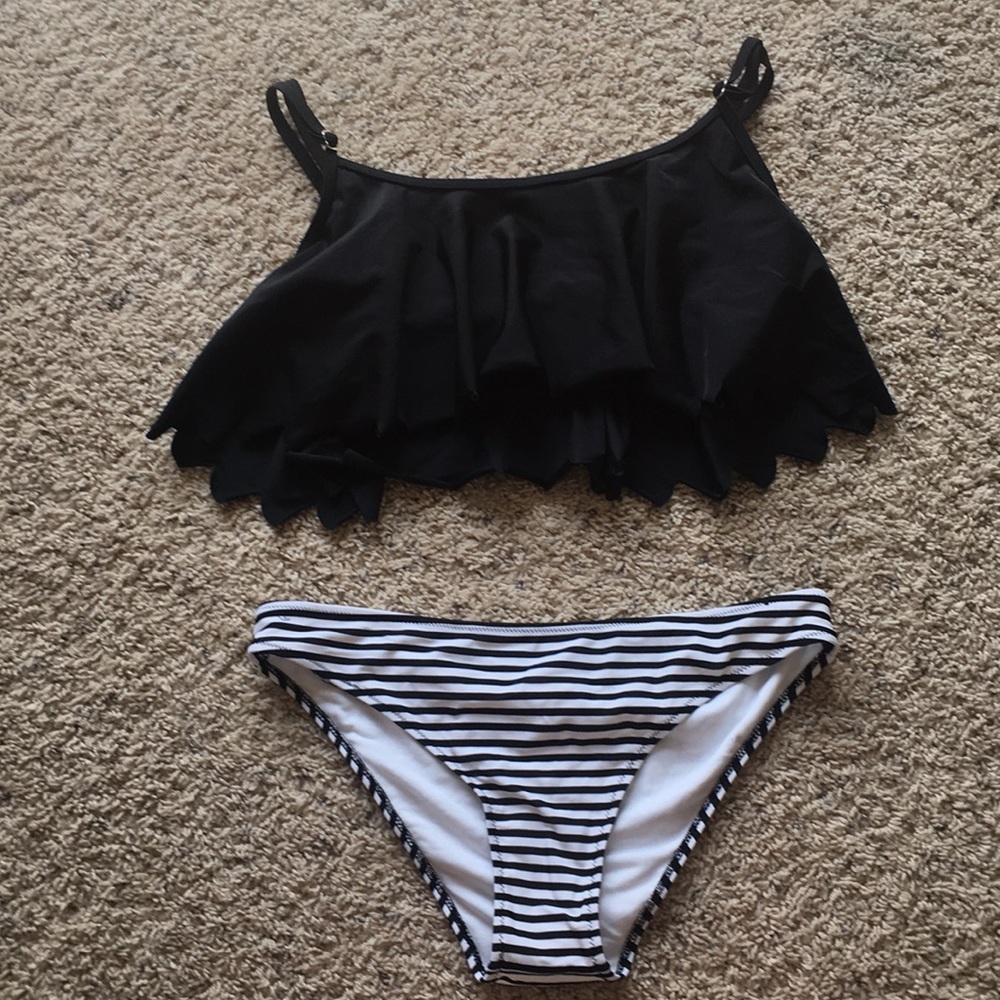 Ruffle bikini